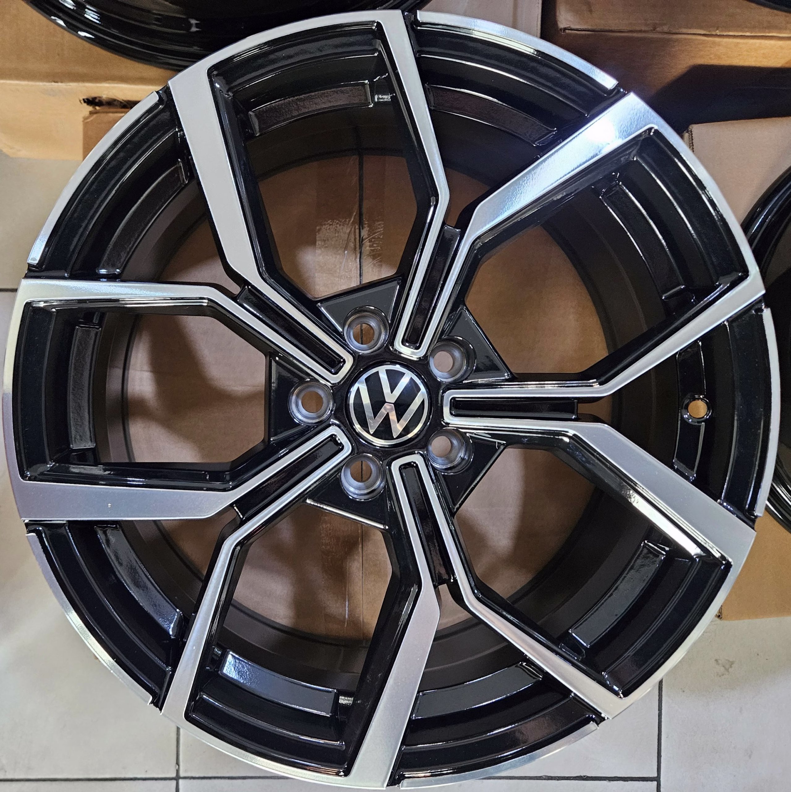 R18 7.5x18 5/100 ET40 57.1 (6563/563)